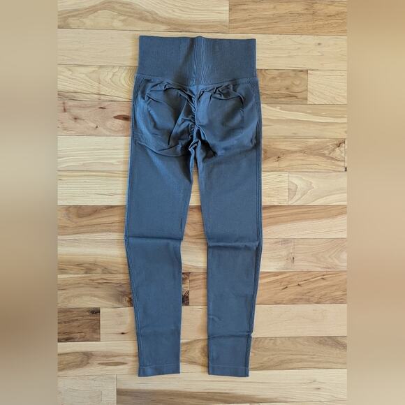 New Halara Seamless Leggings Size Small - Picture 6 of 9